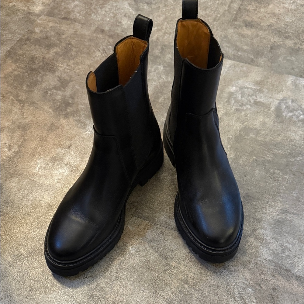 Sezane Chelsea Boots